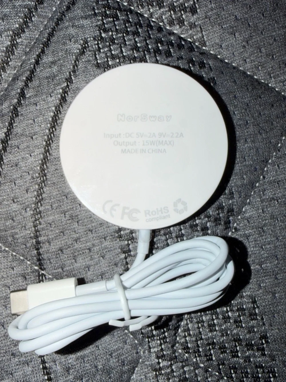 White Wireless Magnetic Phone Charger Pad - Fast Charging